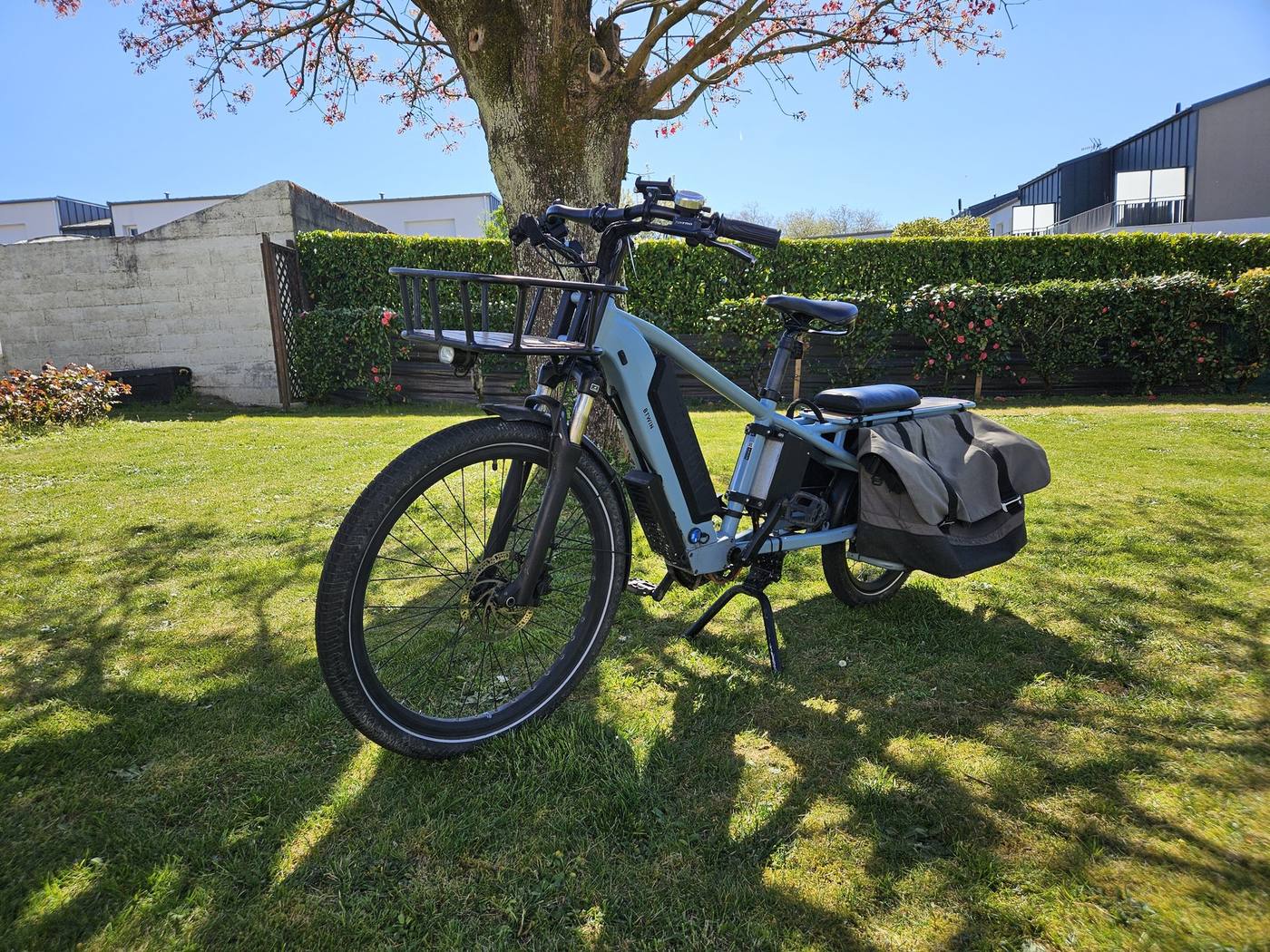 Vélo cargo équipé d'une batterie reconditionnée
